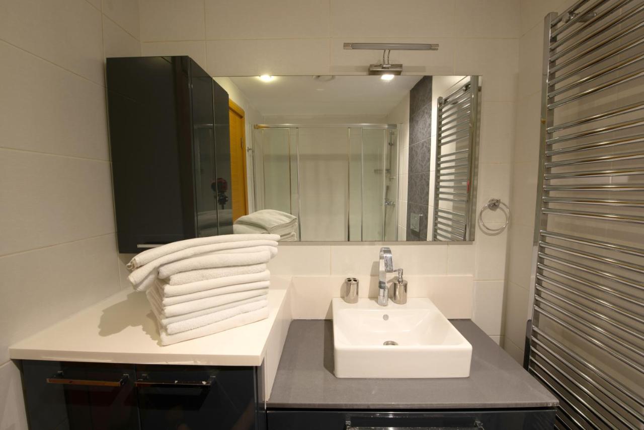 Three Bedroom Duplex With Large Terrace